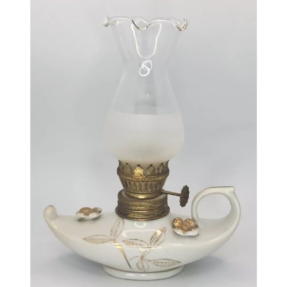 Vintage Japan 7” Ceramic Genie Aladdin Oil Lamp U263